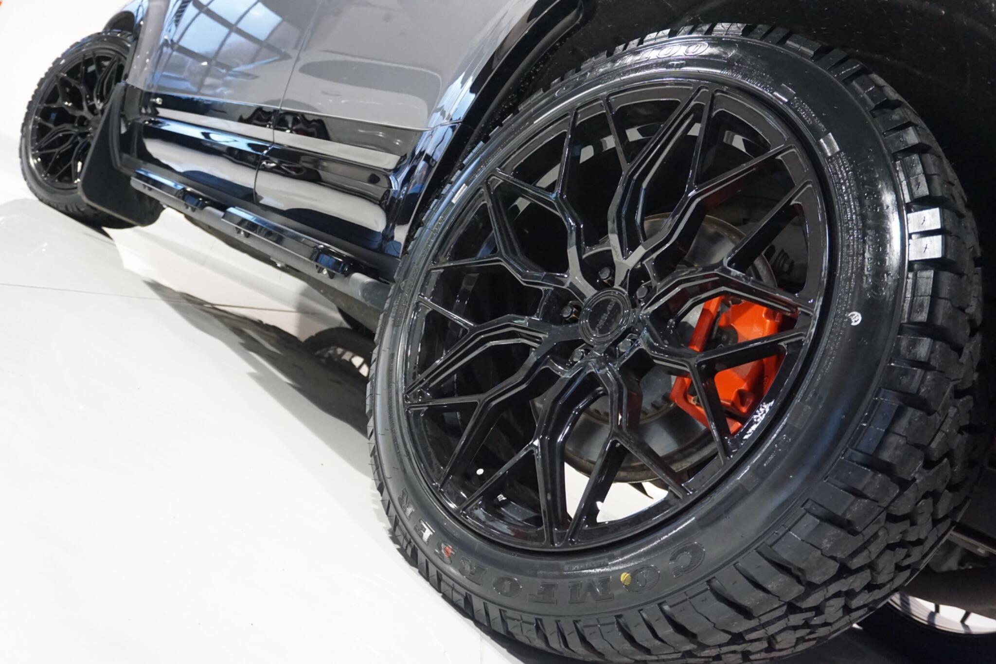 Land Rover Defender 110 3.0 D300 MHEV X SUV 5dr Diesel Auto 4WD Euro 6 (s/s) (300 ps)